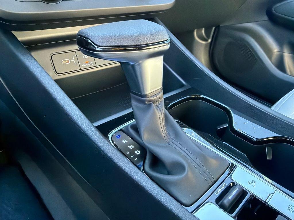 New 2026 Gray Hyundai SE FWD image 30