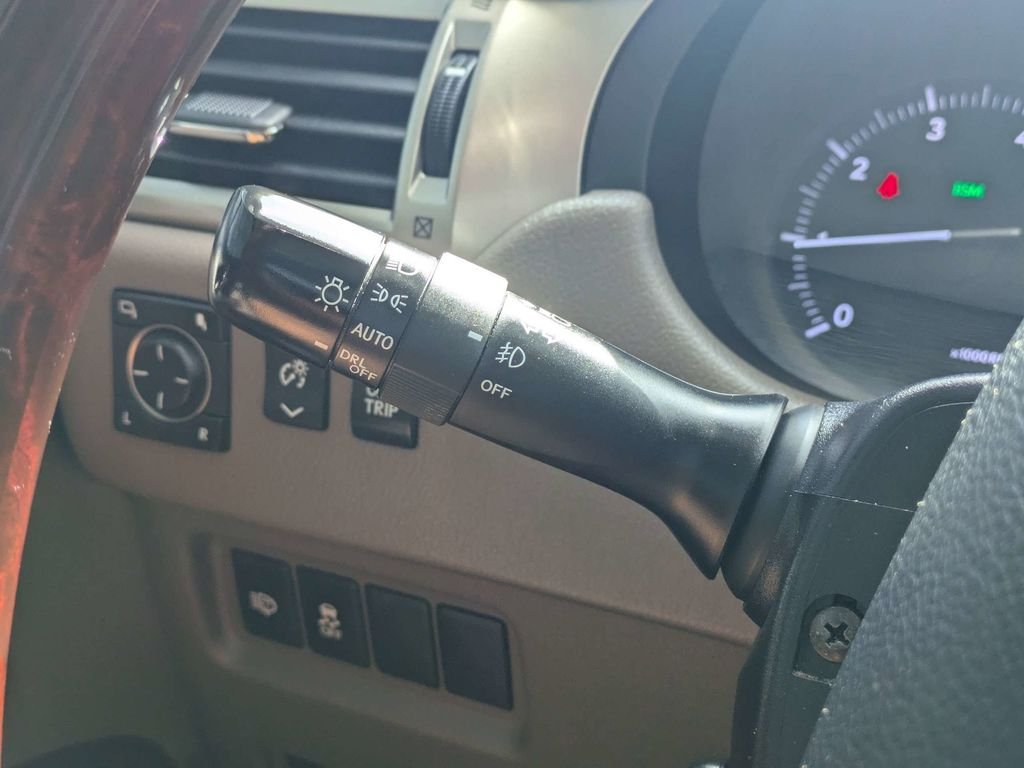 Used 2018 Gray Lexus 460 image 27