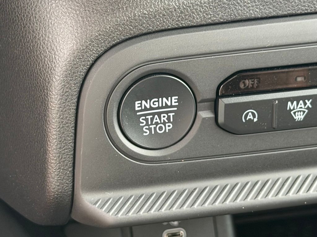 New 2026 Carbonized Gray Metallic Ford Outer Banks® image 17