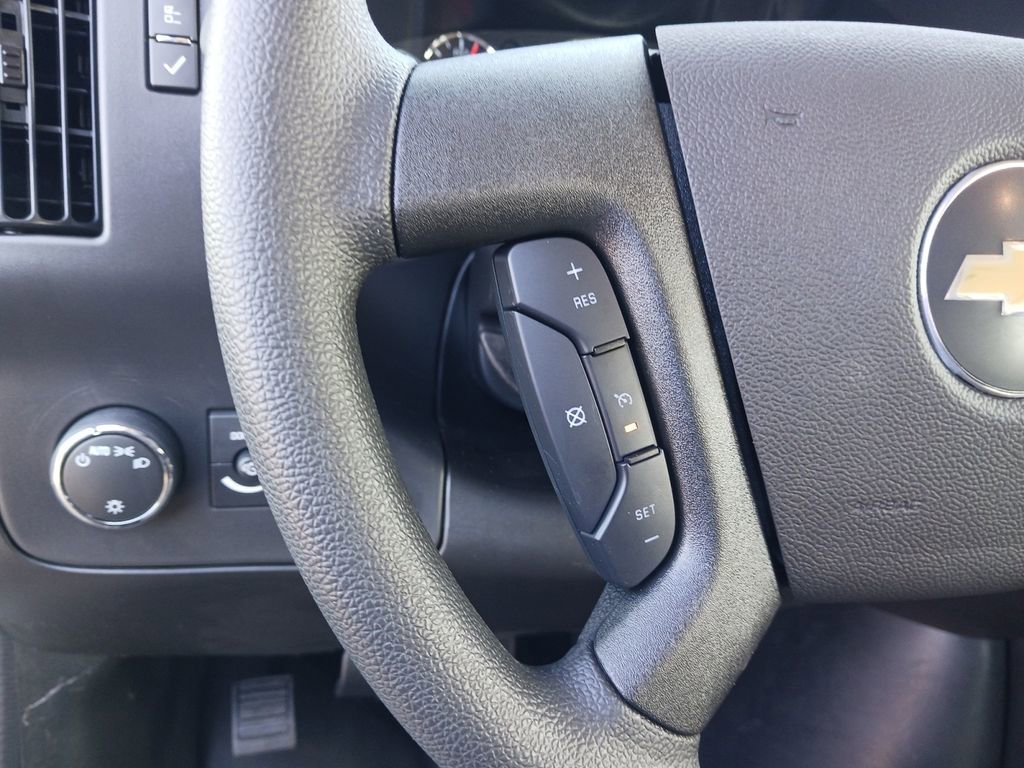 2025 Chevrolet Express Cargo Work Van - Photo 33
