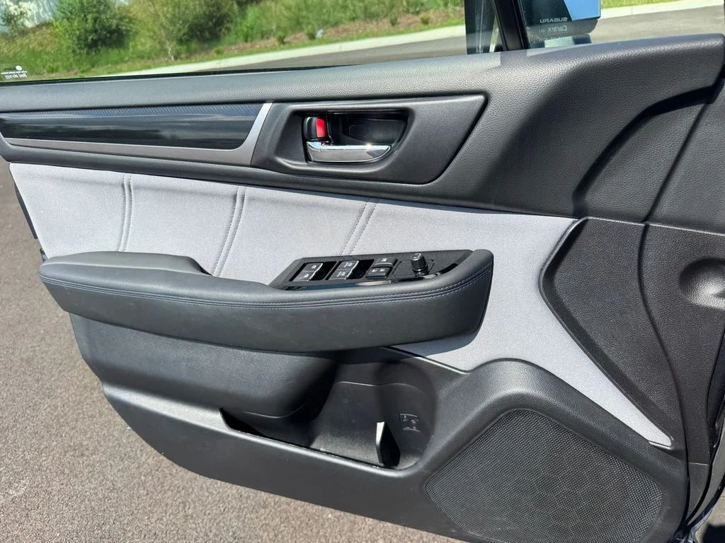 Used 2017 Gray Subaru 2.5i image 18