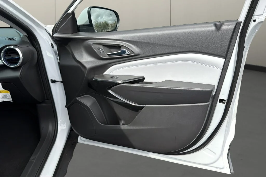 New 2026 Summit White Chevrolet LT image 17