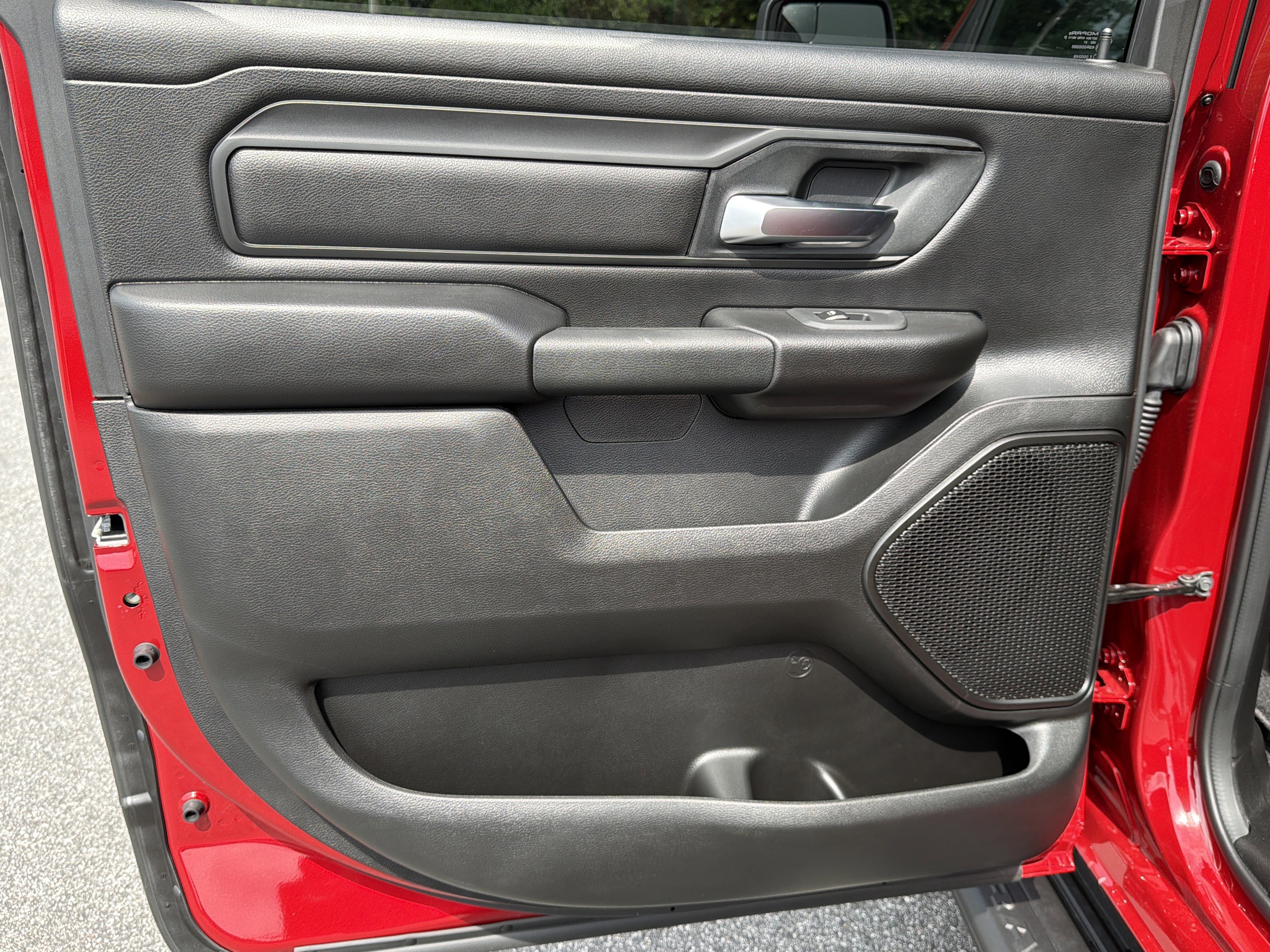 New 2026 Molten Red Pearl-Coat Exterior Paint RAM Express image 26