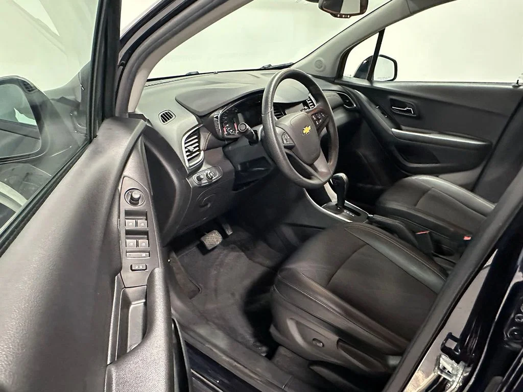 Used 2021 Blue Chevrolet LT image 18