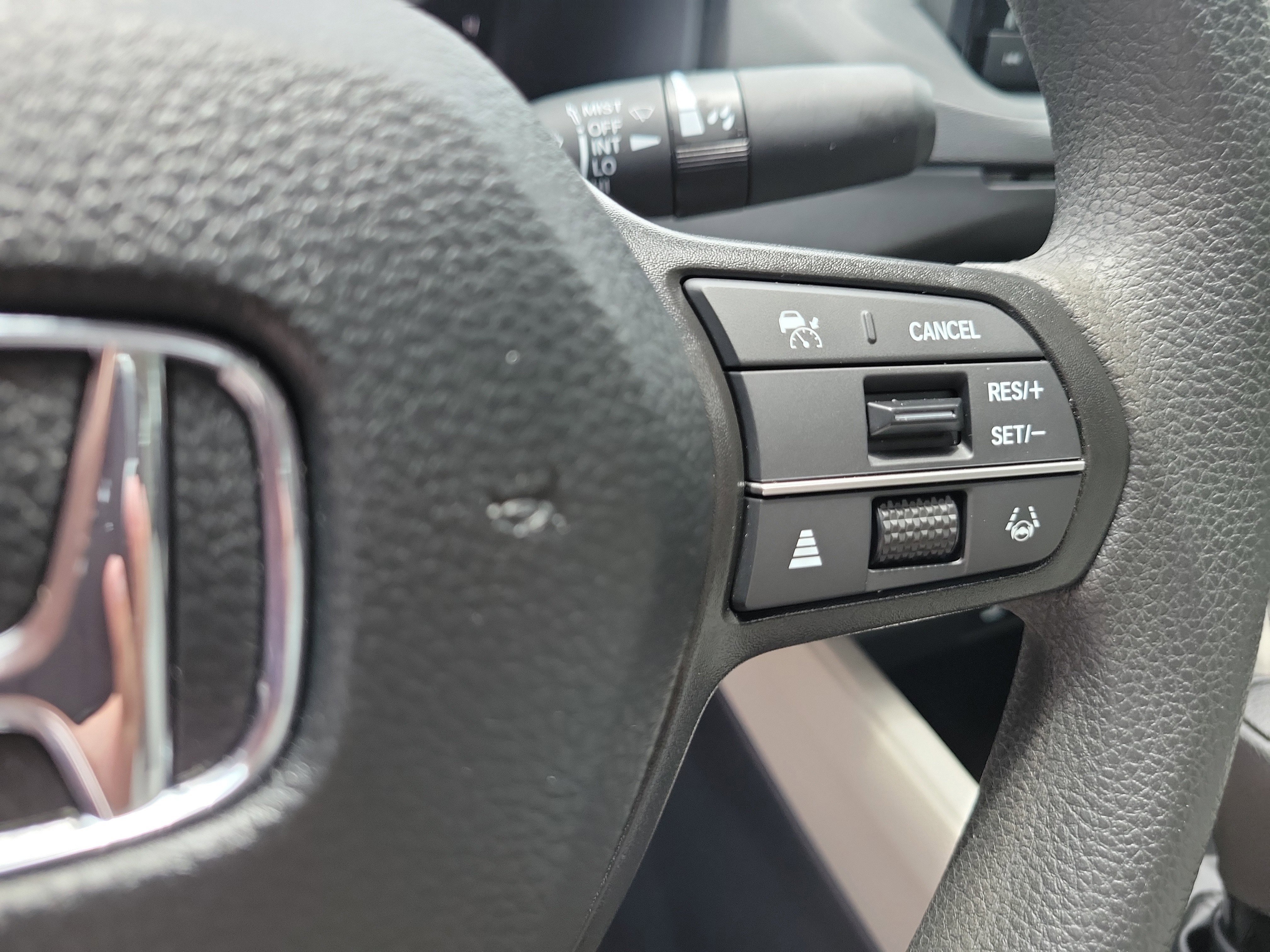 Used 2025 Radiant Red Metallic Honda SE image 31