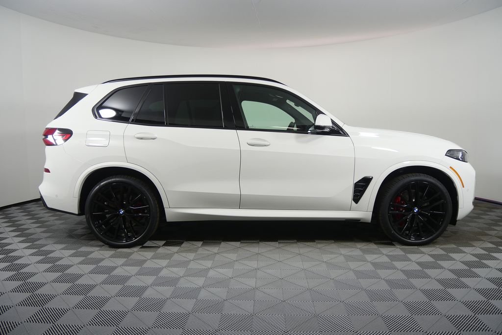 Used 2026 Alpine White BMW xDrive40i image 2