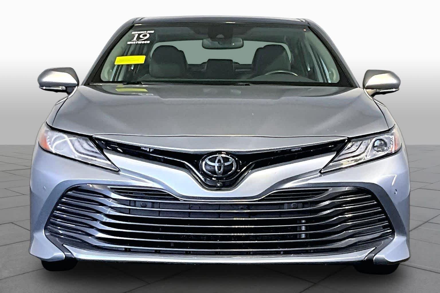 Used 2019 Celestial Silver Metallic Toyota XLE image 4