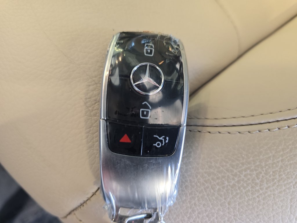 Certified Used 2022 White Mercedes-Benz E 450 image 38
