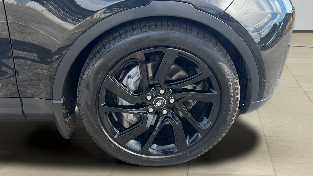 Used 2025 Black Land Rover S image 21