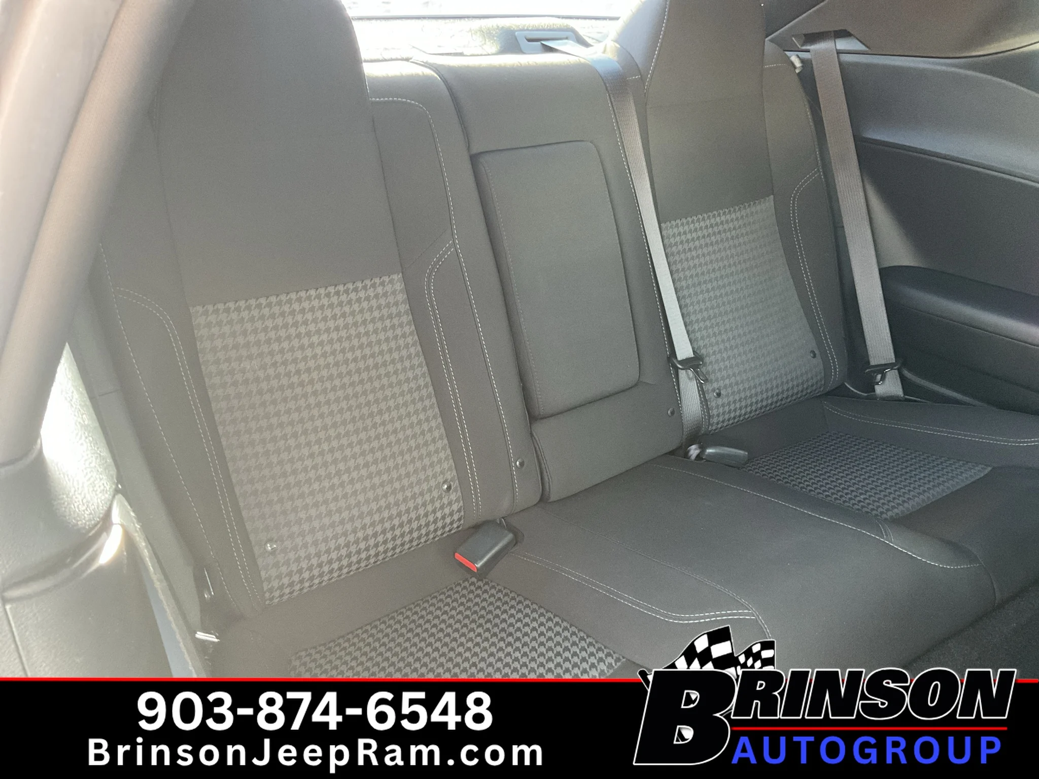 Used 2023 Granite Pearlcoat Dodge SXT image 17