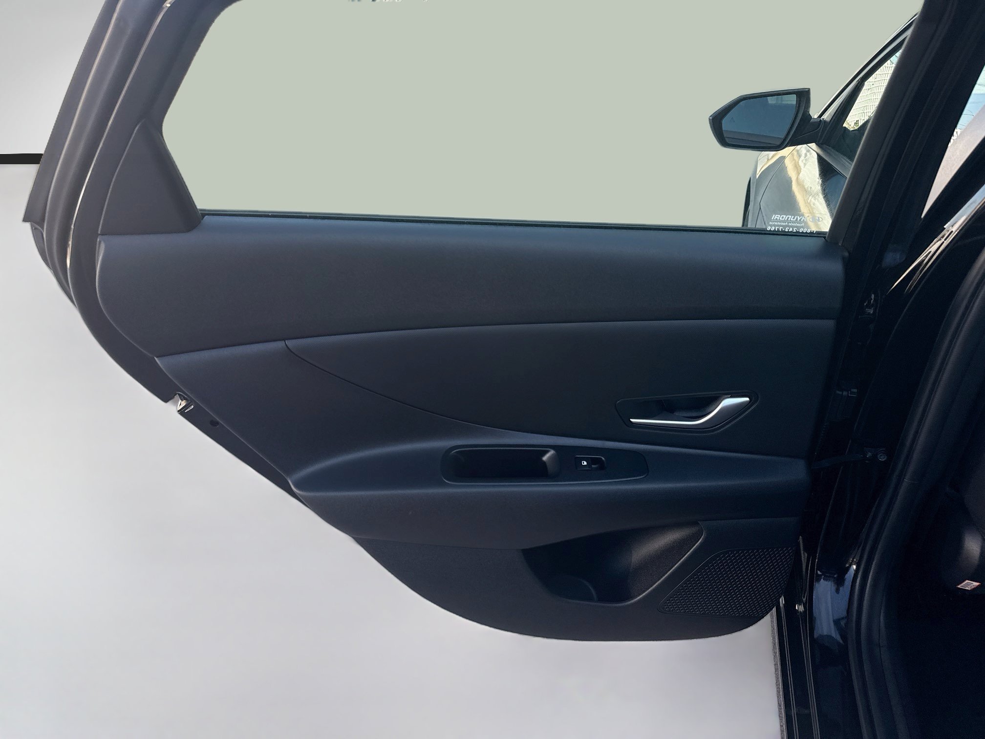 Used 2025 Abyss Black Hyundai SE image 22