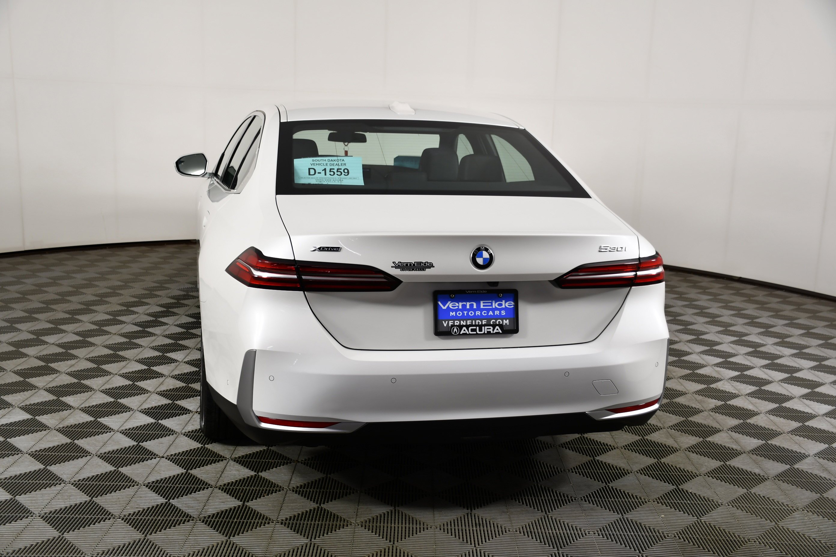 2025 BMW 5 Series 530i - Photo 7