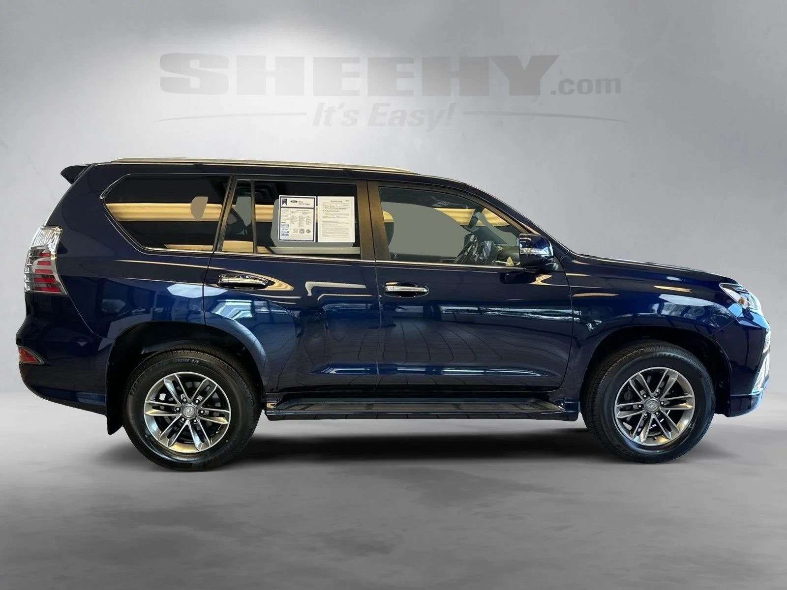 Used 2022  Lexus 460 image 10