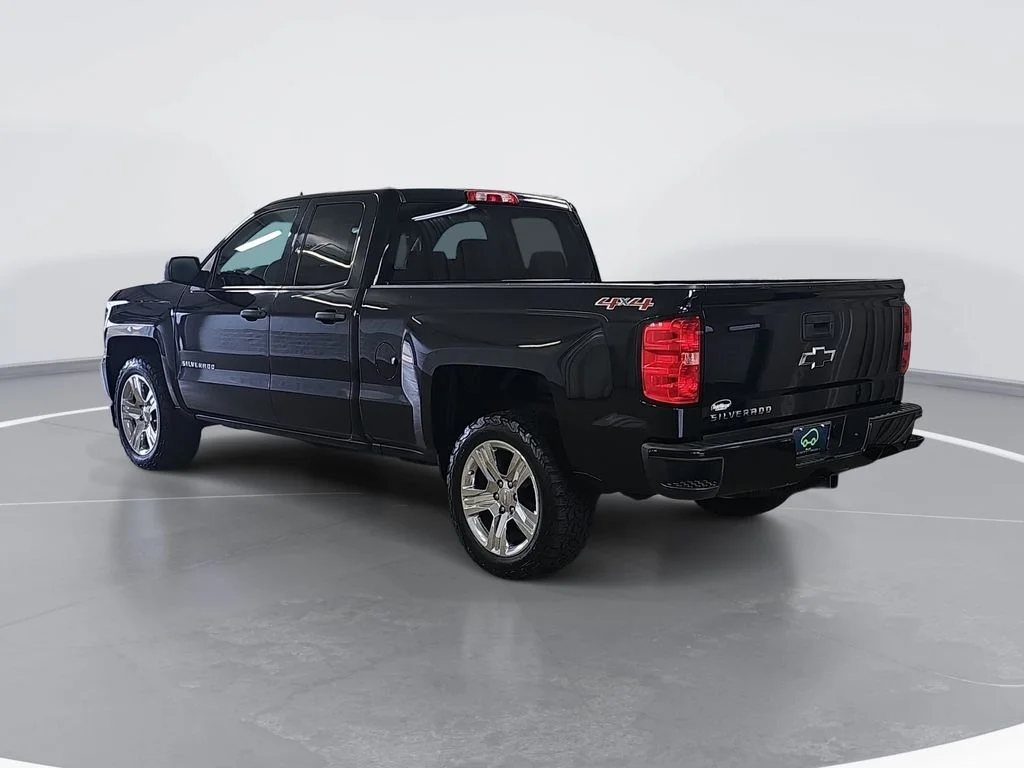 Used 2017 Black Chevrolet Custom image 6
