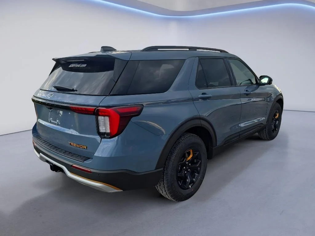 New 2026 Vapor Blue Metallic Ford Tremor® image 5
