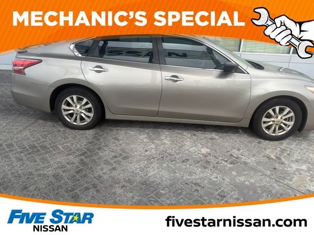 Used 2014 Beige Nissan 2.5 S image 6