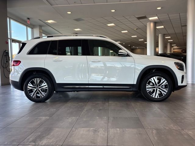 New 2026 Polar White Mercedes-Benz GLB 250 image 2