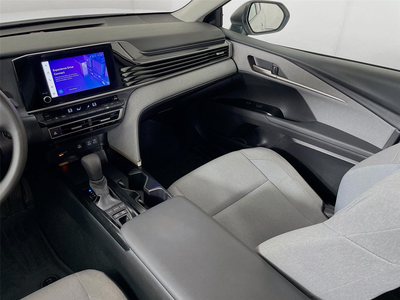 Used 2025 Ice Cap Toyota LE image 25