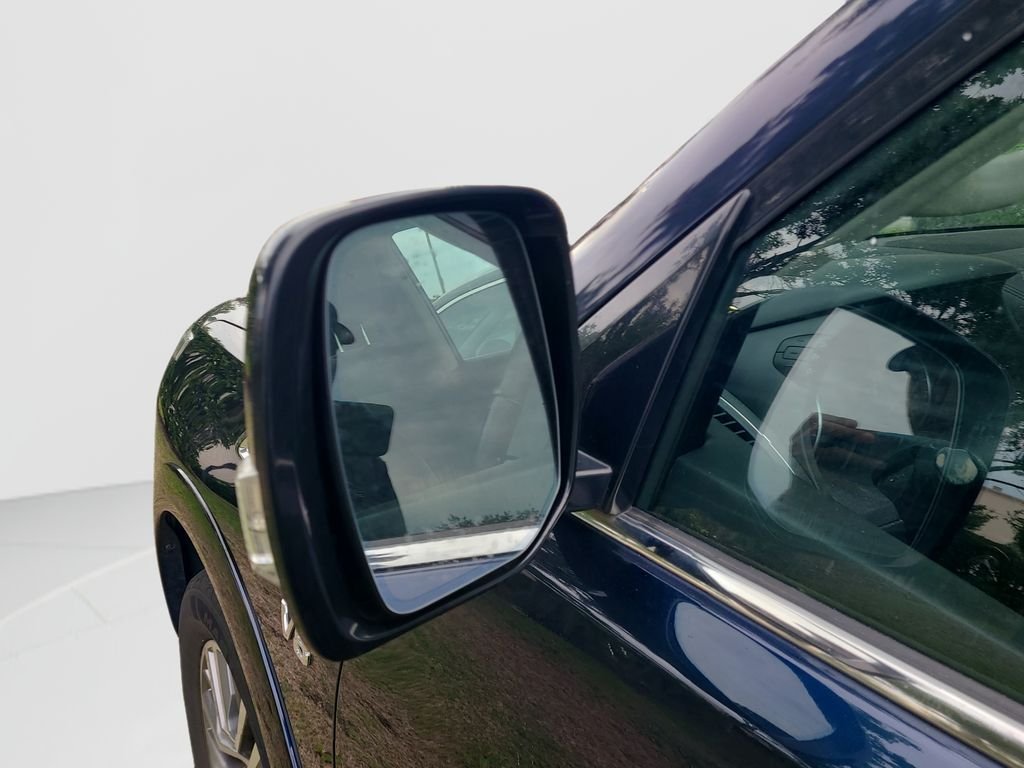 Used 2022 Blue Nissan SL image 9