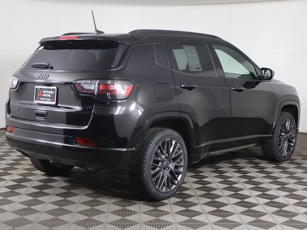 Used 2023 Black Jeep High Altitude image 11