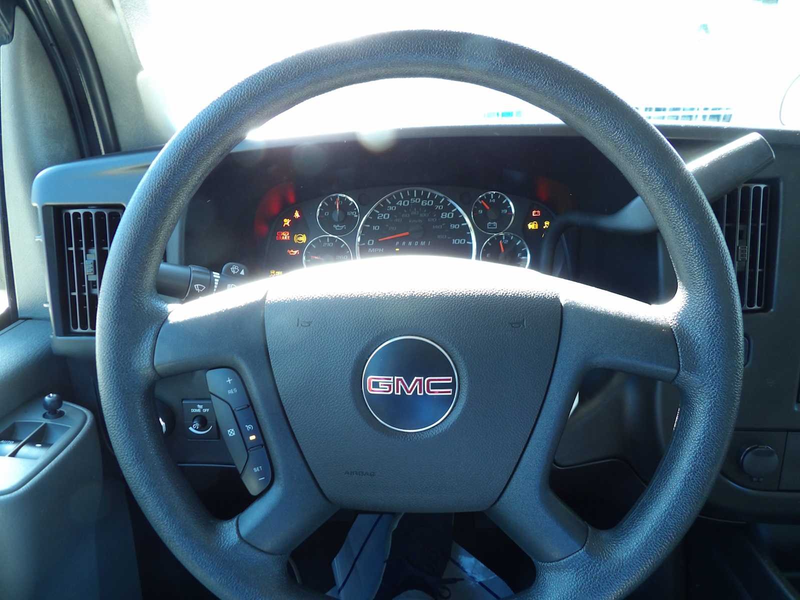 2023 GMC Savana Cargo Work Van - Photo 15