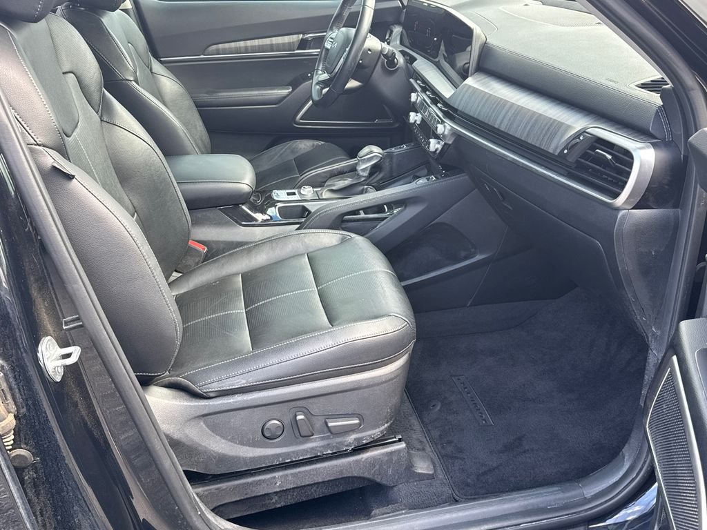 Used 2024 Black Kia EX image 13