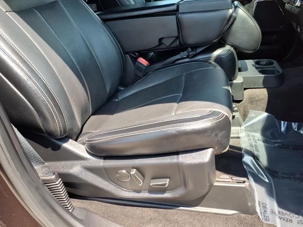 Used 2018 Red Ford Lariat image 27