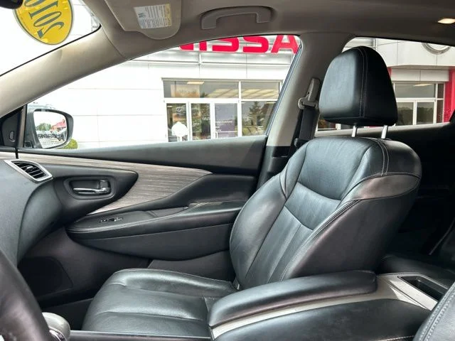 Used 2016 Gray Nissan Platinum image 36