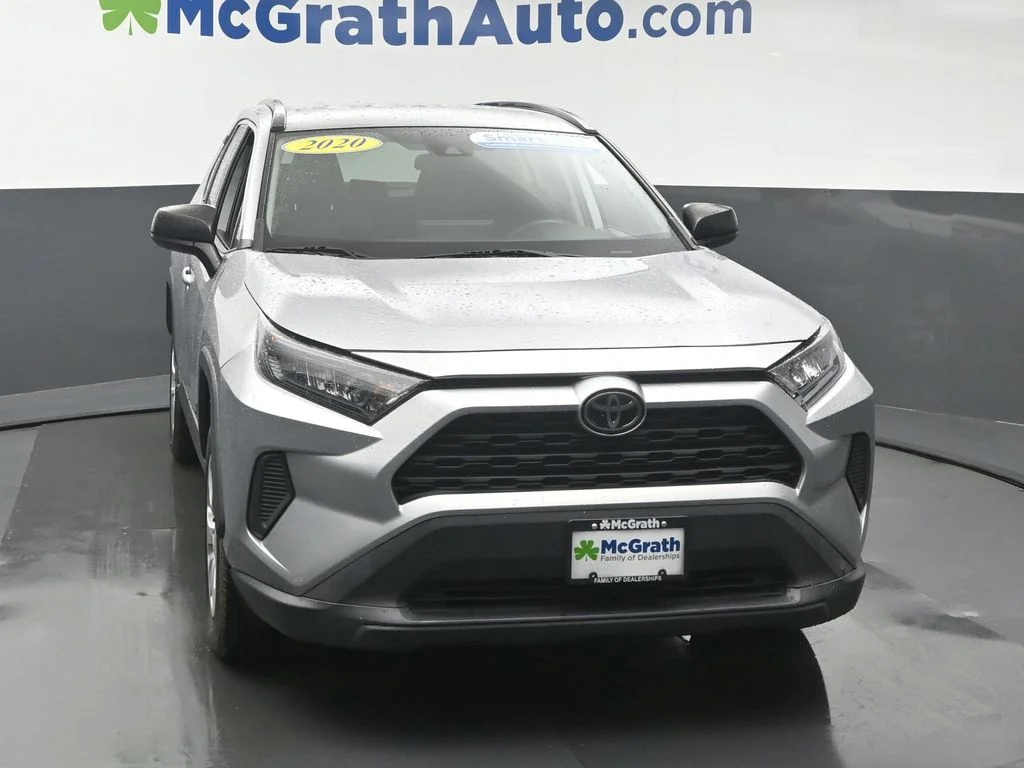 Used 2020 Silver Toyota LE image 5