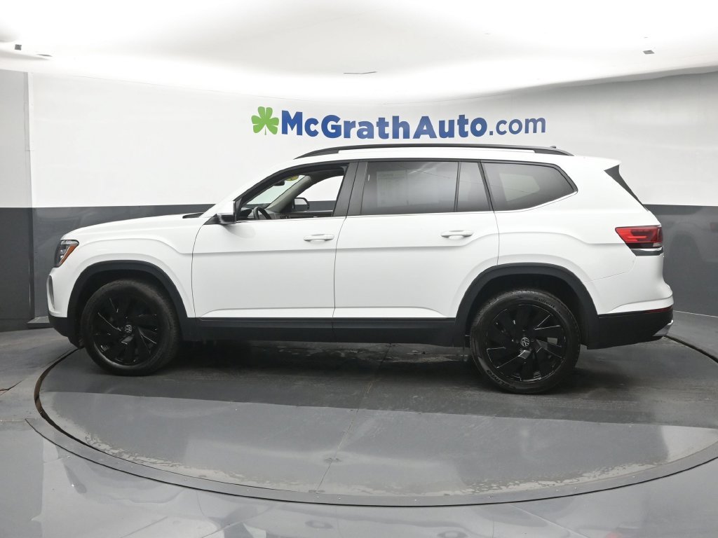 Used 2025 White Volkswagen 2.0T SE w/Technology image 23