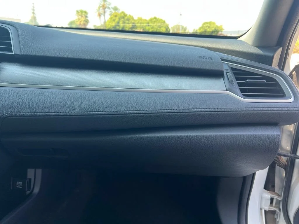 Used 2018  Honda LX image 26