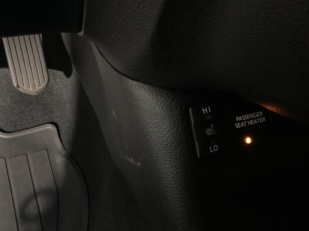 Used 2018 Silver Toyota Advanced image 6