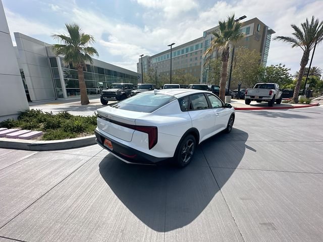 New 2026 Snow White Pearl Kia LXS image 7
