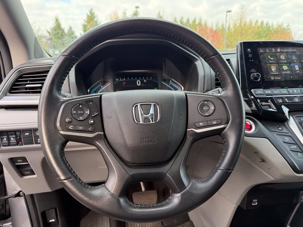 Used 2024 Lunar Silver Metallic Honda EX-L image 10