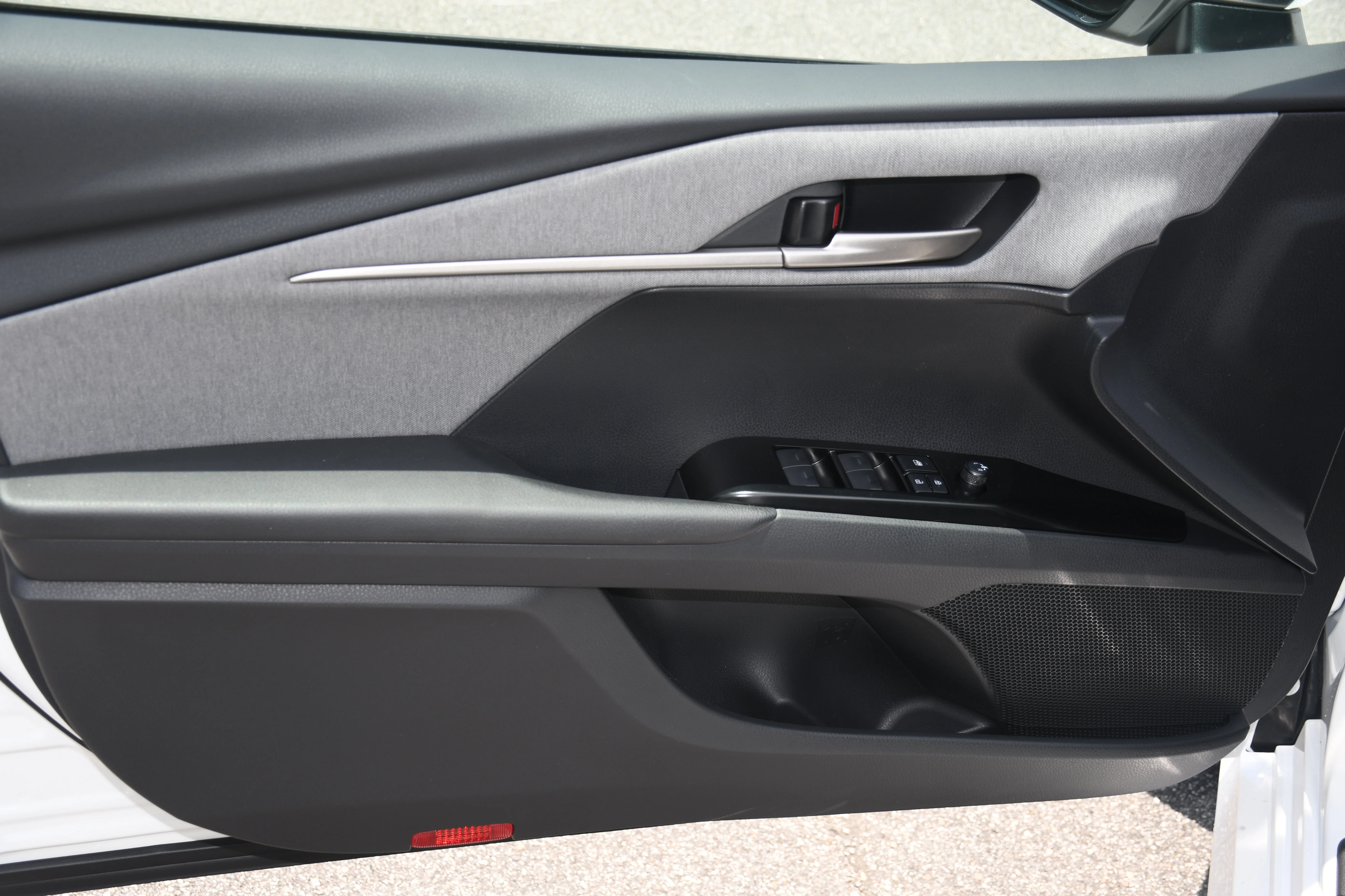 New 2026 Ice Cap Toyota LE image 5