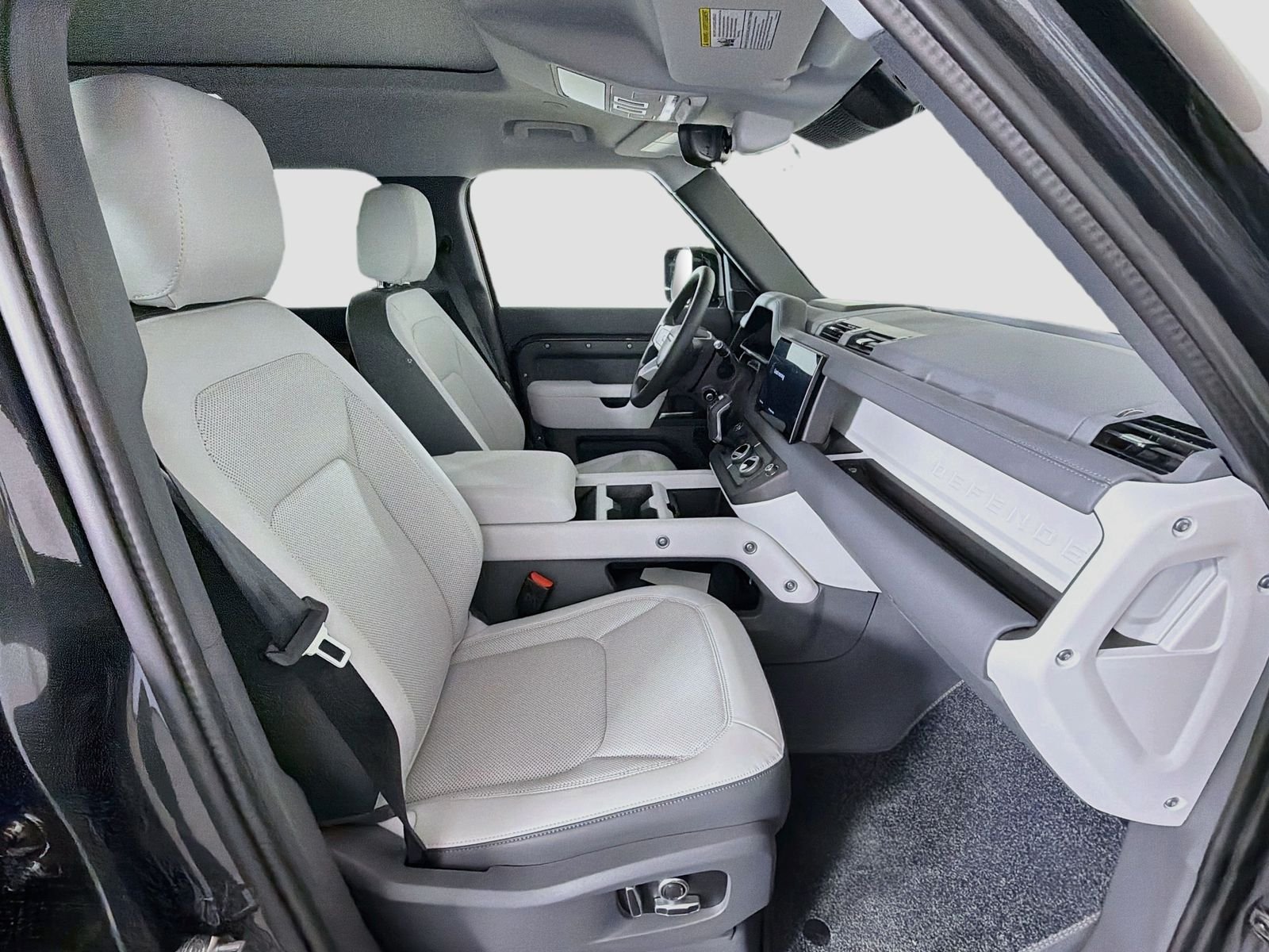 Used 2025 Carpathian Gray Premium Metallic Land Rover S image 34