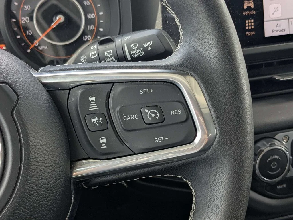 2025 Jeep Wrangler 4-Door Sahara - Photo 22