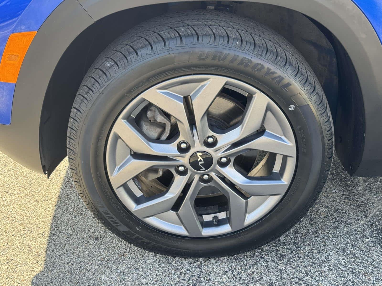 Used 2024 Neptune Blue Kia LX image 19