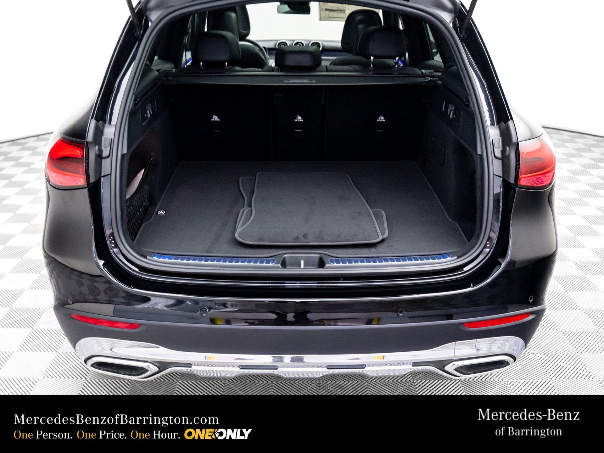 New 2026 Black Mercedes-Benz GLC 300 image 33