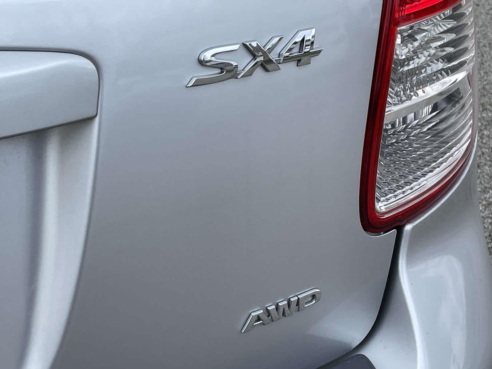 Used 2013 Metallic Star Silver Suzuki Crossover Premium image 14