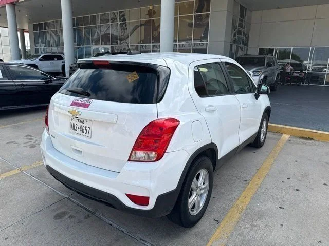 Used 2019 White Chevrolet LS image 5