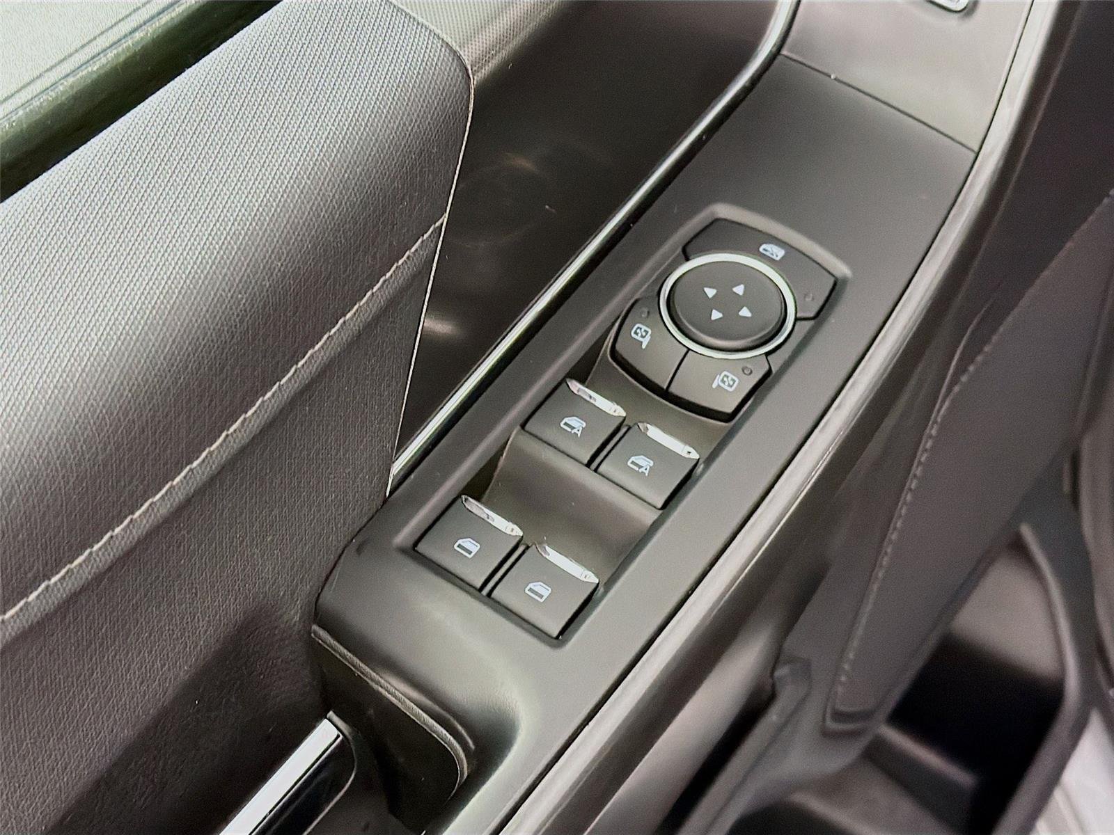Used 2024 Iconic Silver Ford XLT image 18