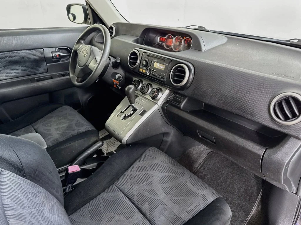 Used 2012 Blue Scion Base image 30