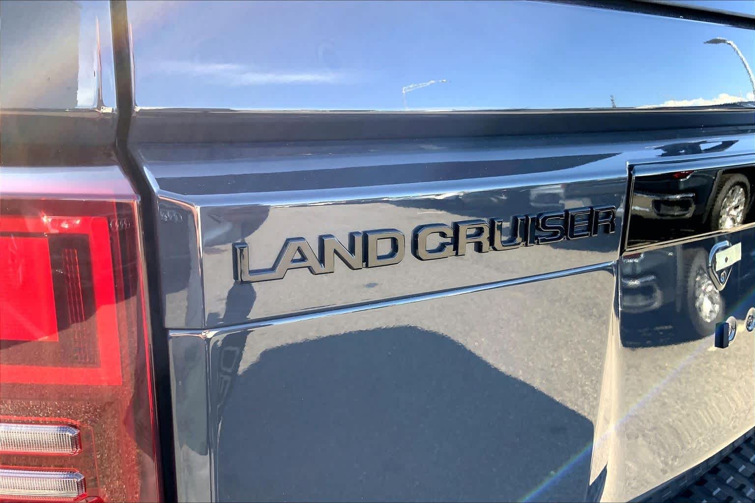 2025 Toyota Land Cruiser Base - Photo 30