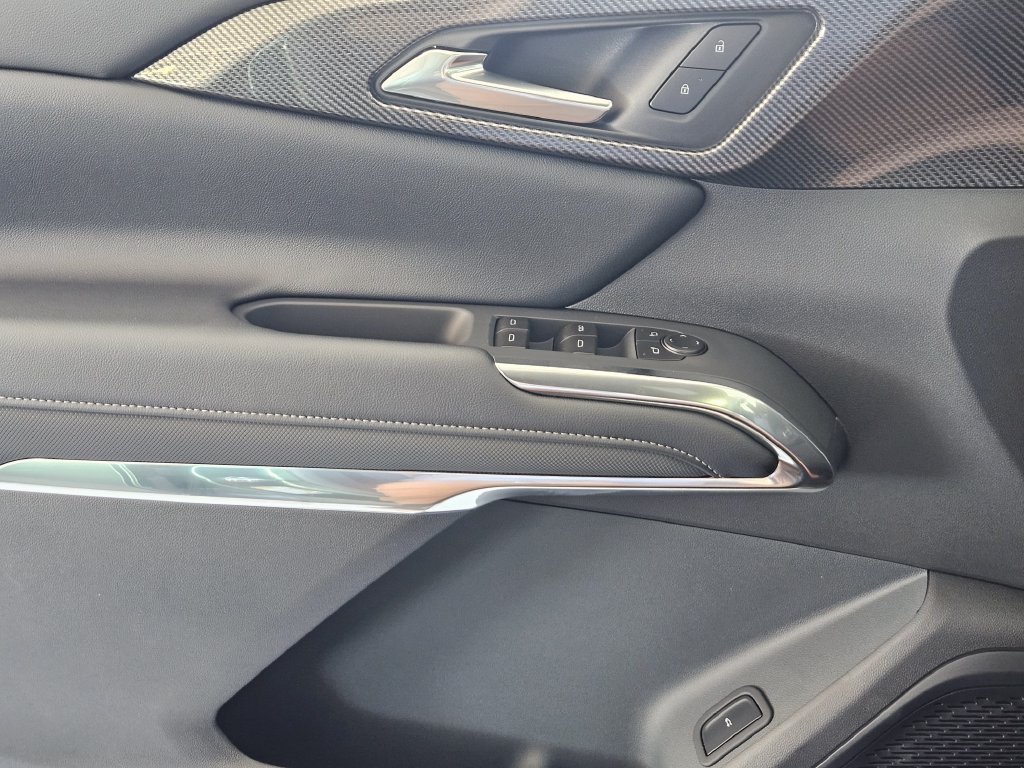 2027 Chevrolet Traverse Z71 - Photo 20