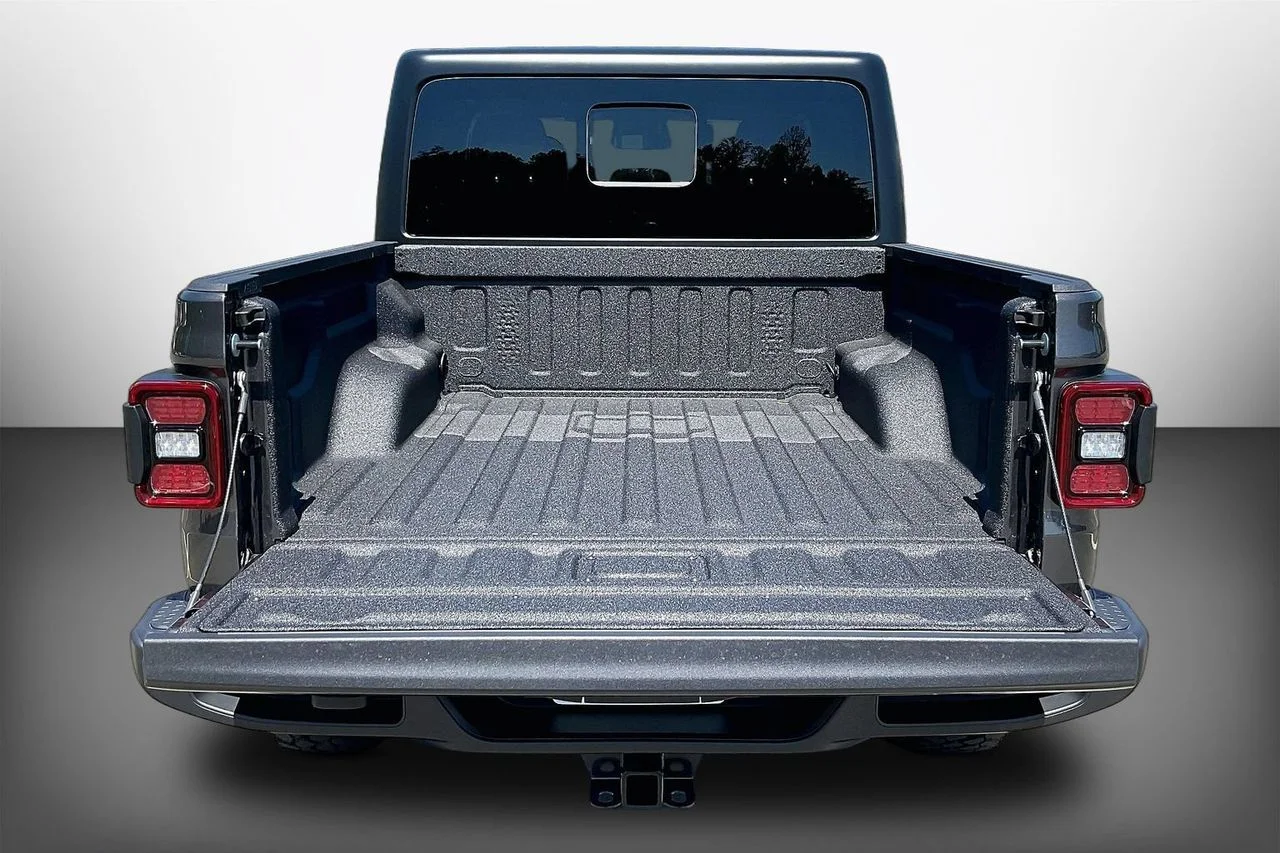 New 2026 Granite Crystal Metallic Clearcoat Jeep Willys image 21
