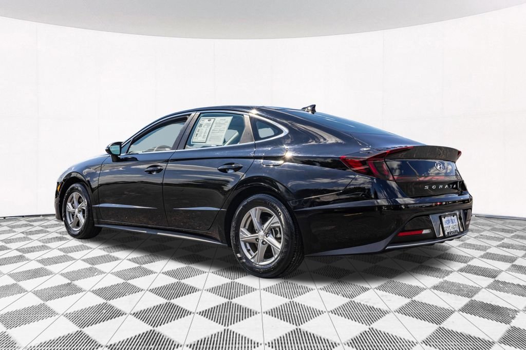 Certified Used 2023 Black Hyundai SE image 8