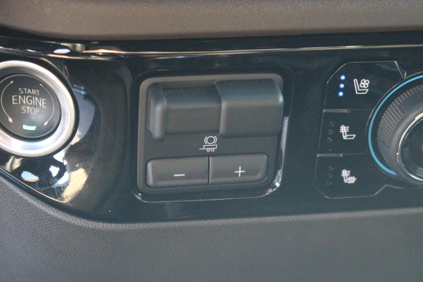 Used 2024 Summit White Chevrolet LTZ image 30