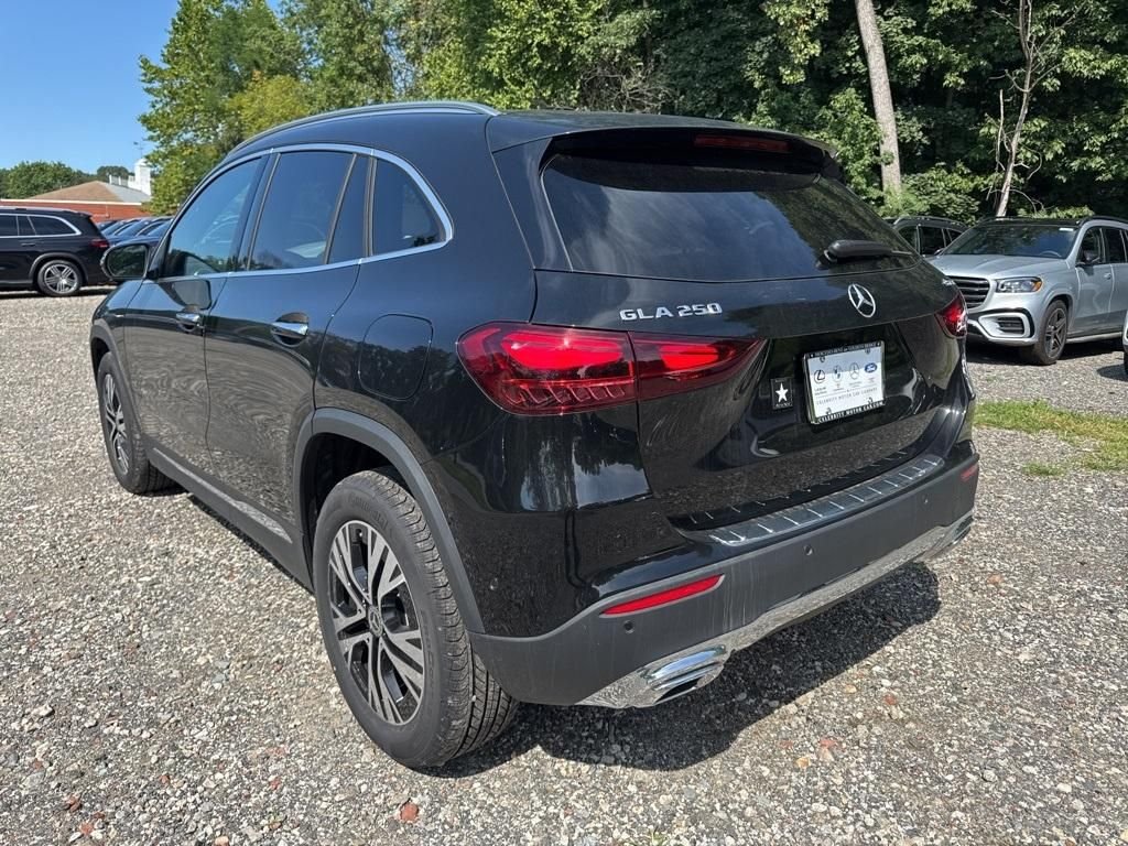 Used 2026 Black Mercedes-Benz GLA 250 image 4