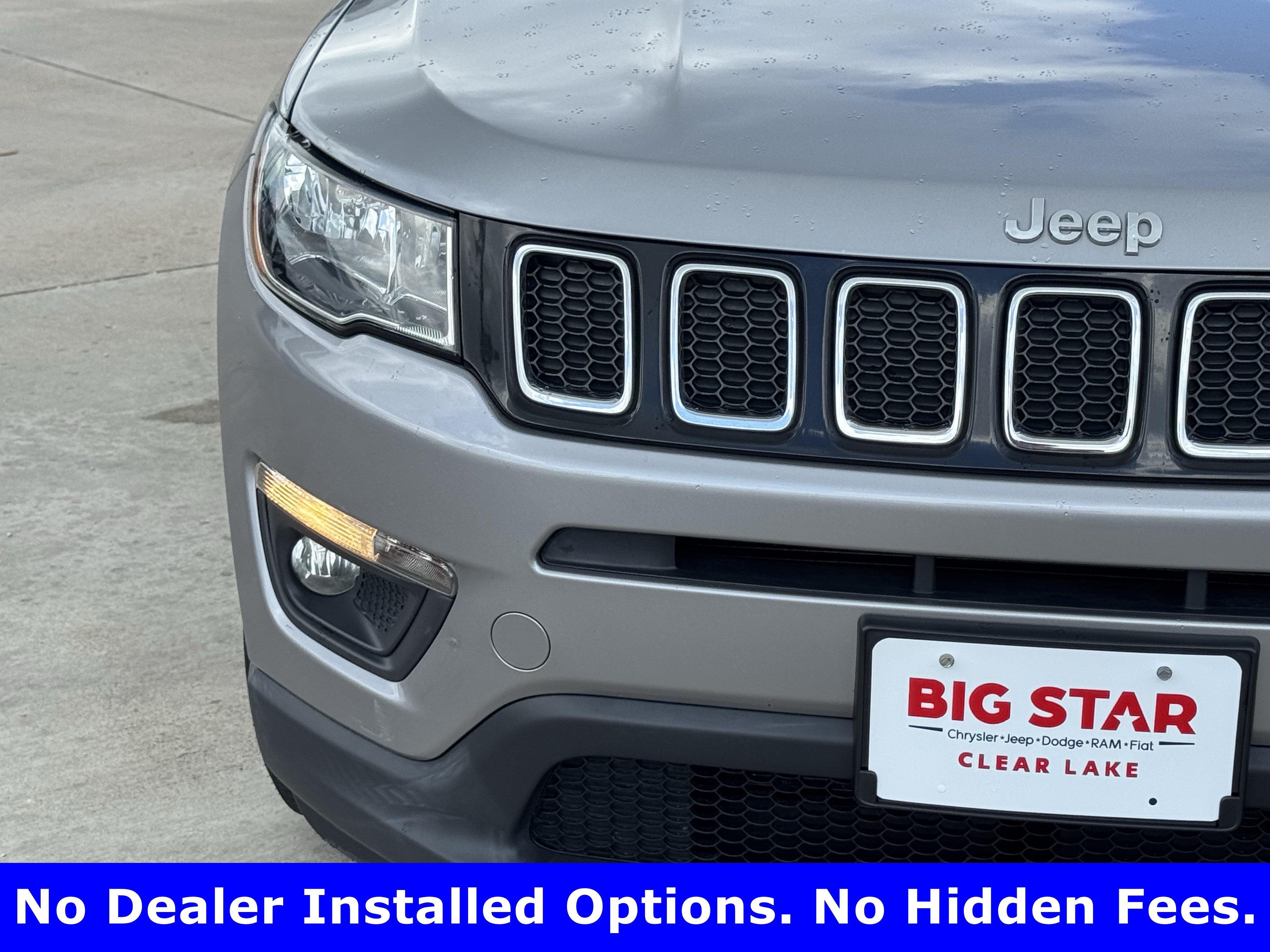 Used 2020 Billet Silver Metallic Clearcoat Jeep Latitude image 5